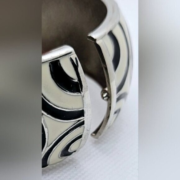 Enamel Black & Cream Swirl Design Silver Tone Hinge Cuff Bracelet - Picture 6 of 6